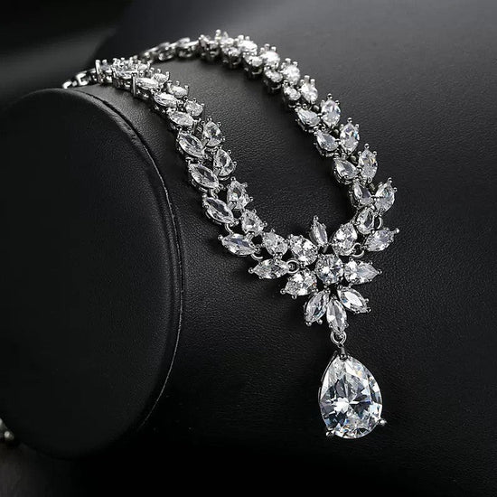 Heavy Industry Simulated Moissanite Pendant Necklace Earring Jewelry Set - Chinguity