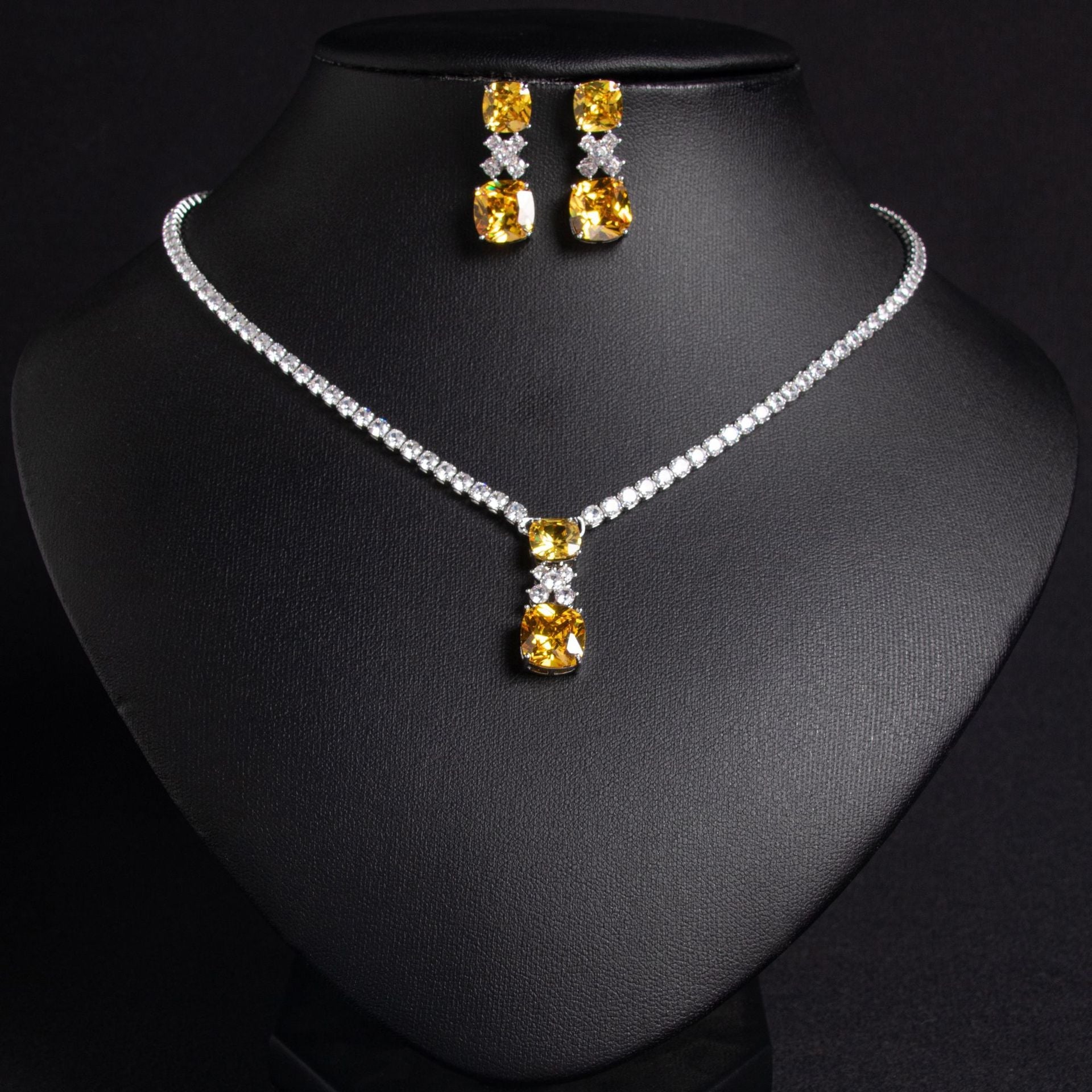 Small Square Bride Collarbone Chain Design Simple Zircon Pendant Earrings - Chinguity